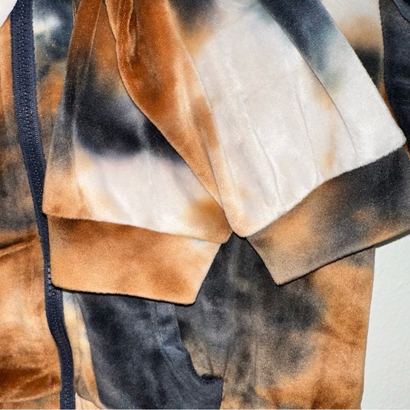 Planet Gold - Tie Dye Velvet Cropped Zip-Up Hoodie - Picture 8 of 8